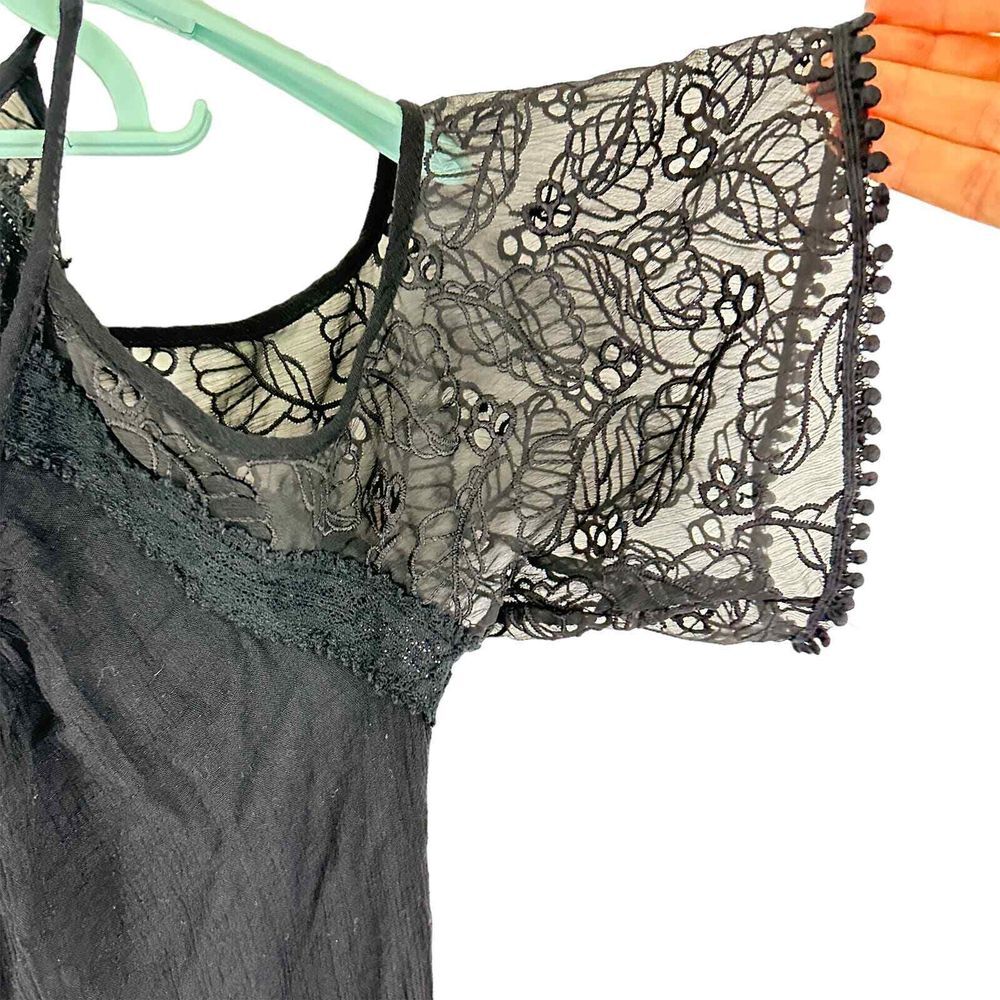 Heartloom Womens SZ S Black Lace Eyelet Accent Cold Shoulder‎ Pom Pom Trim Top - Picture 3 of 7